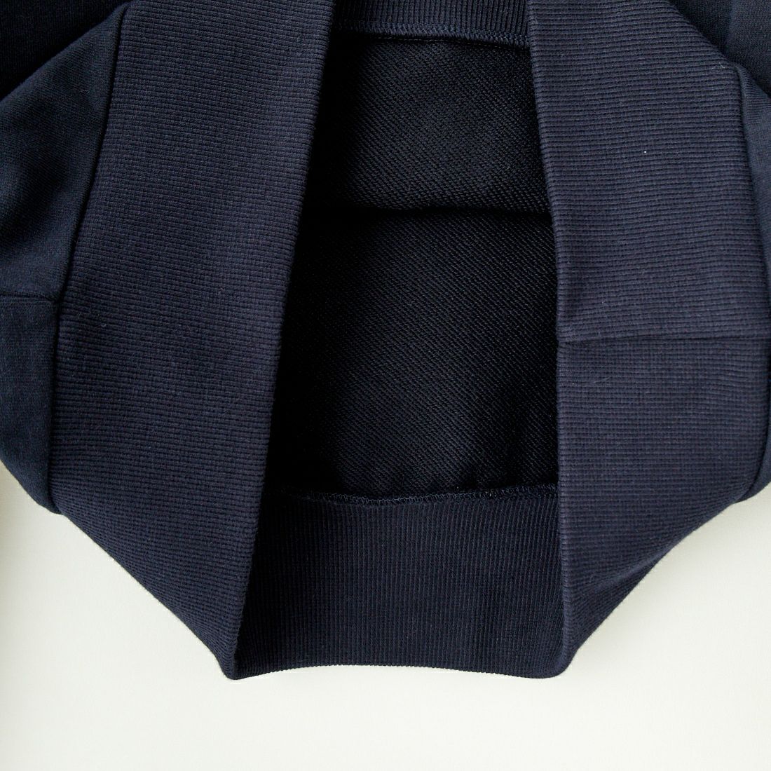 FRED PERRY [フレッドペリー] テニスバッジ クルーネックスウェット [M1751] 608 NAVY