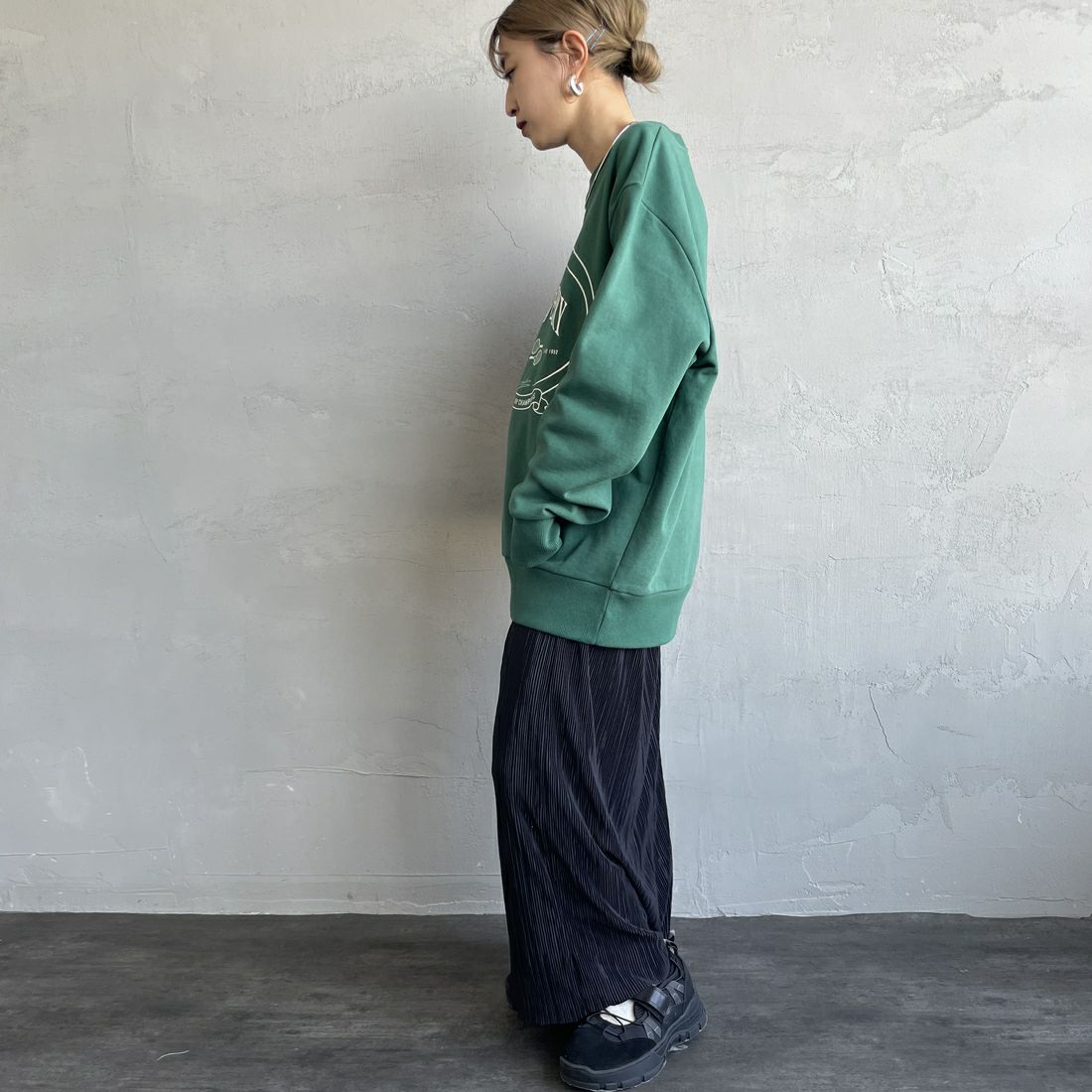 FRED PERRY [フレッドペリー] Chosen by Champions クルーネックスウェット [M1605] Z18 SPORT &&モデル身長：150cm 着用サイズ：S&&