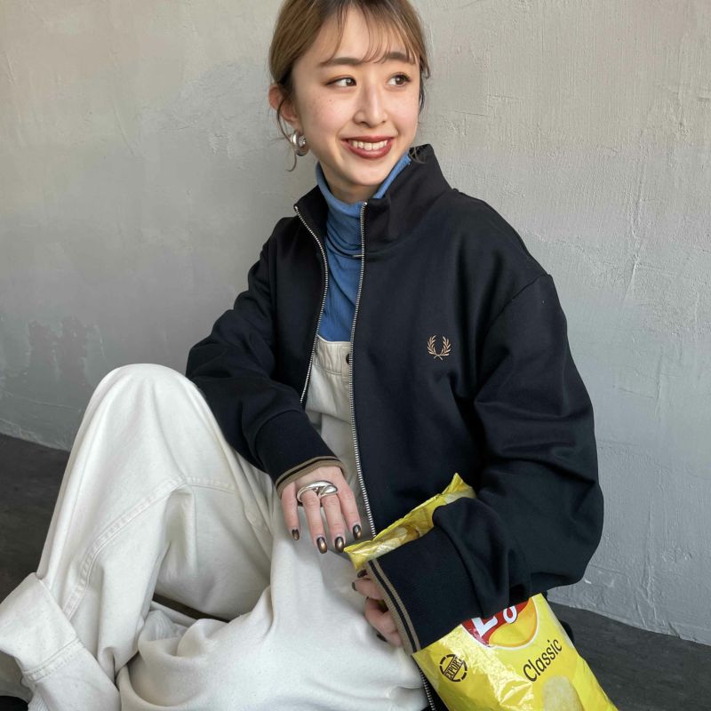 FRED PERRY フレッドペリー　ジップアップ　刺繍ロゴ　レディースM相当 FRED PERRY [フレッドペリー] ワンポイントロゴ刺繍 ハーフ