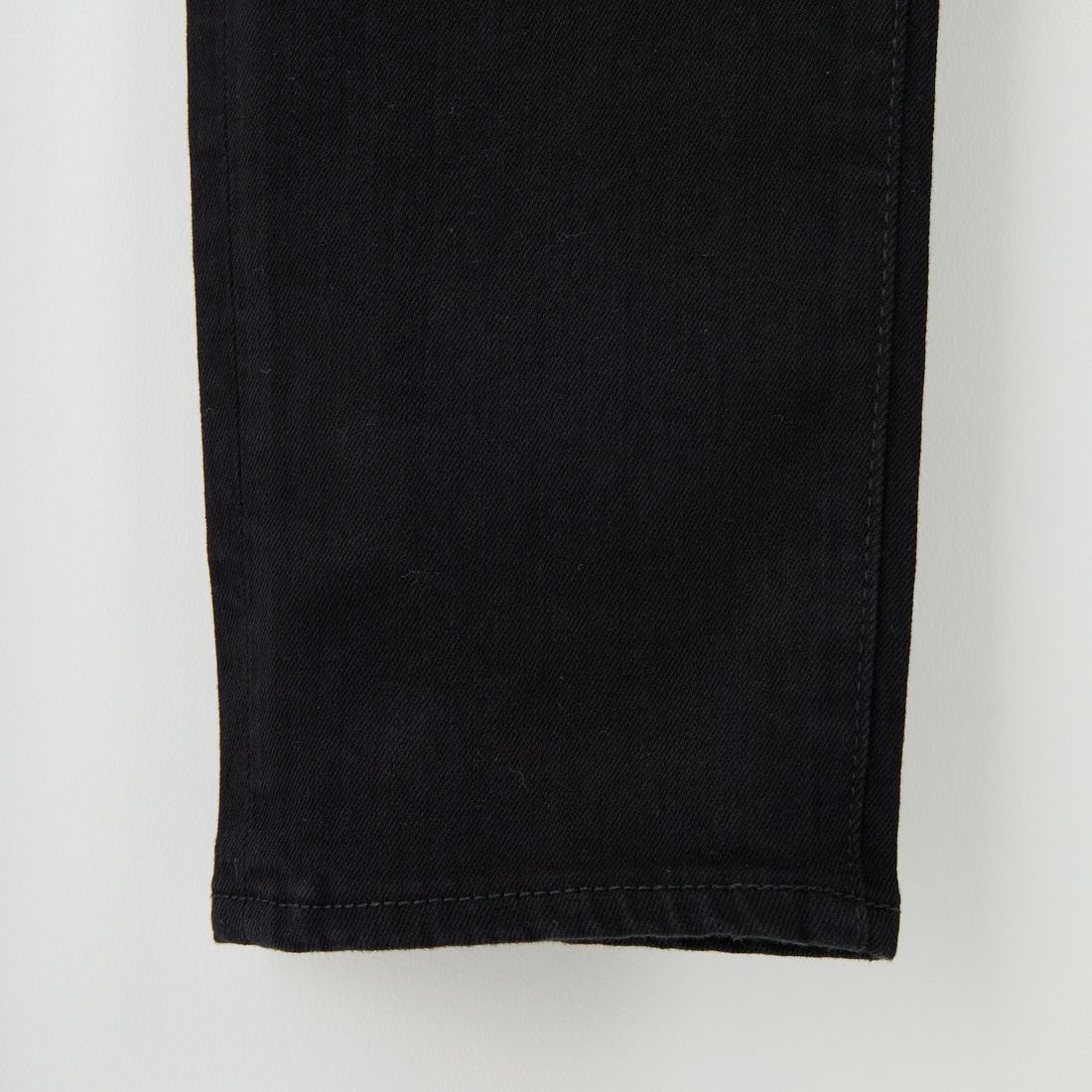 YANUK [ヤヌーク] テーパードデニム PHILIP2 [57253014] BLK