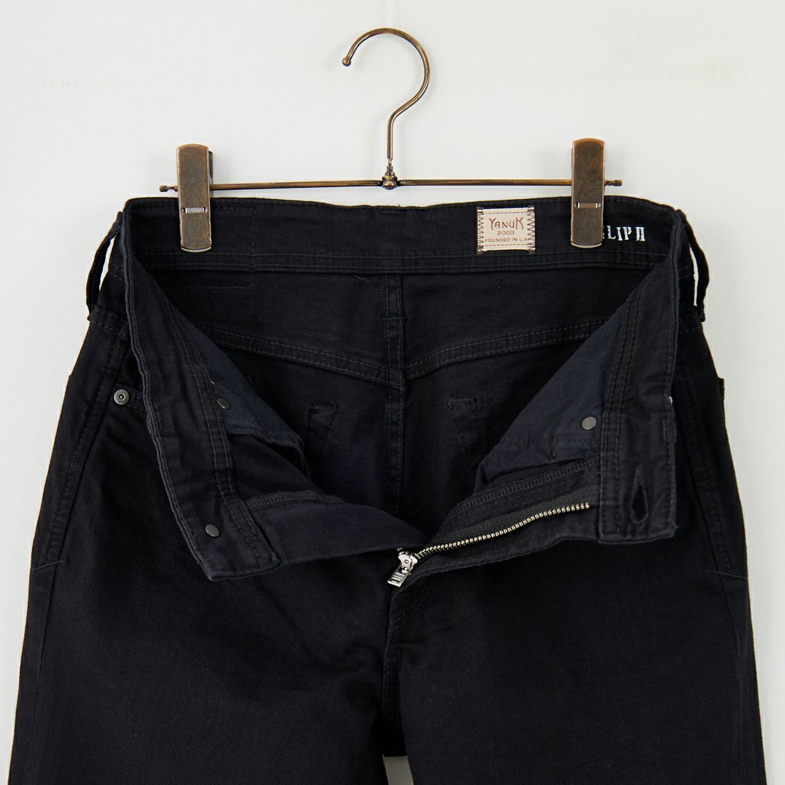 YANUK [ヤヌーク] テーパードデニム PHILIP2 [57253014] BLK