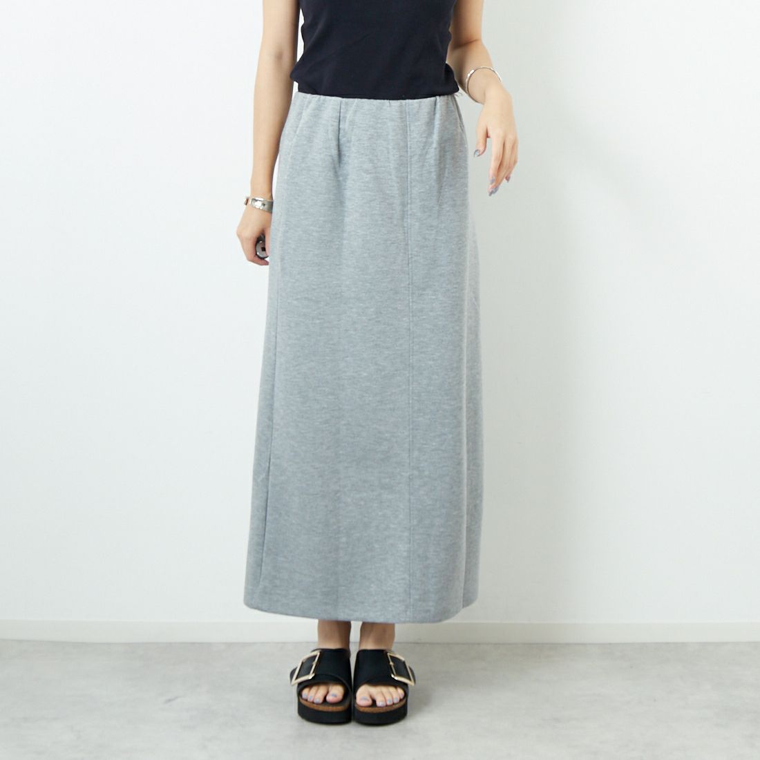 Maison de L'allure [メゾン ドゥ ラリュール] ダンボールナロースカート [M25132004] 07 GRAY &&モデル身長：167cm 着用サイズ：M&&