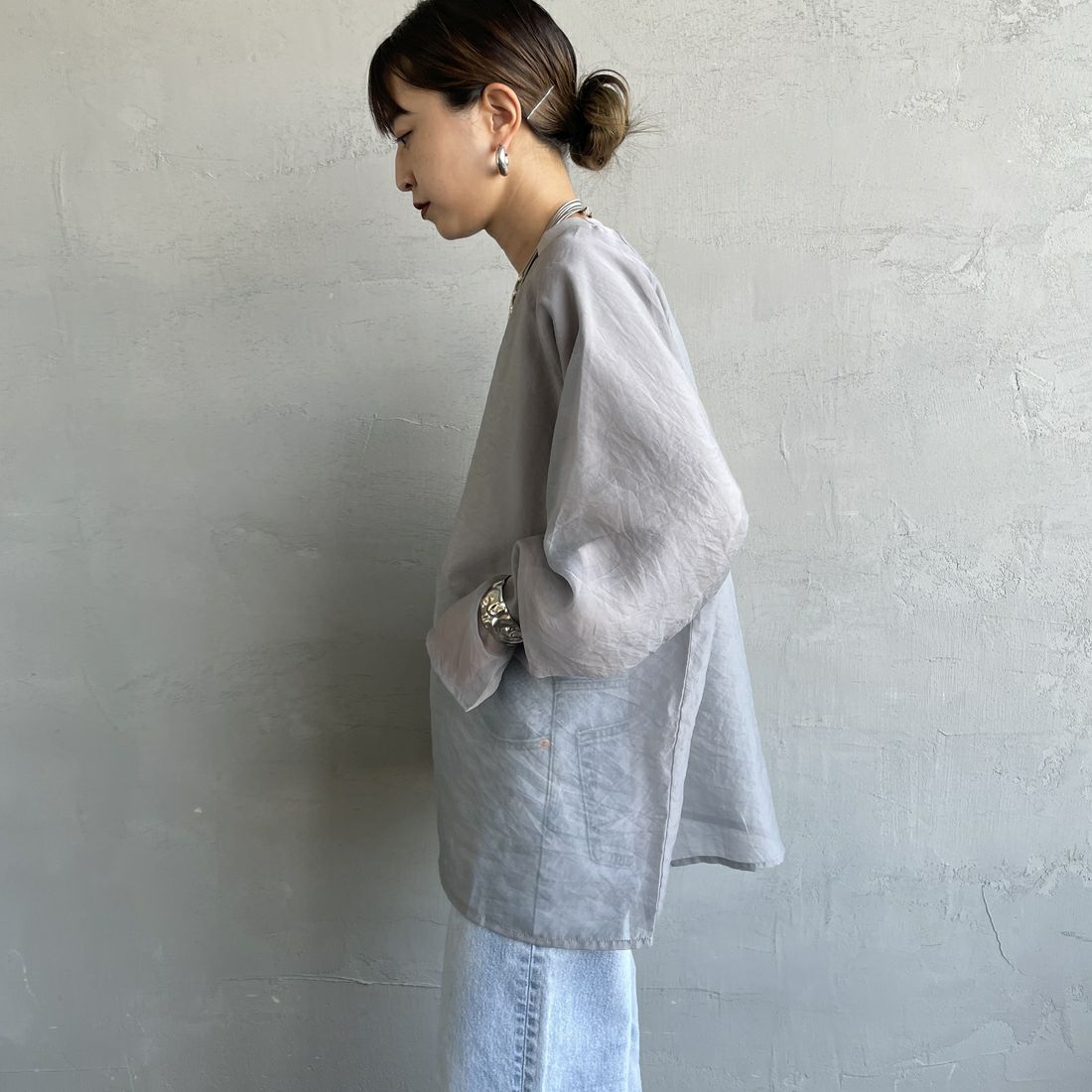 nenom [ネノム] ラグランシアーレイヤードTシャツ [NE25132014] 07 GRAY &&モデル身長：150cm 着用サイズ：F&&