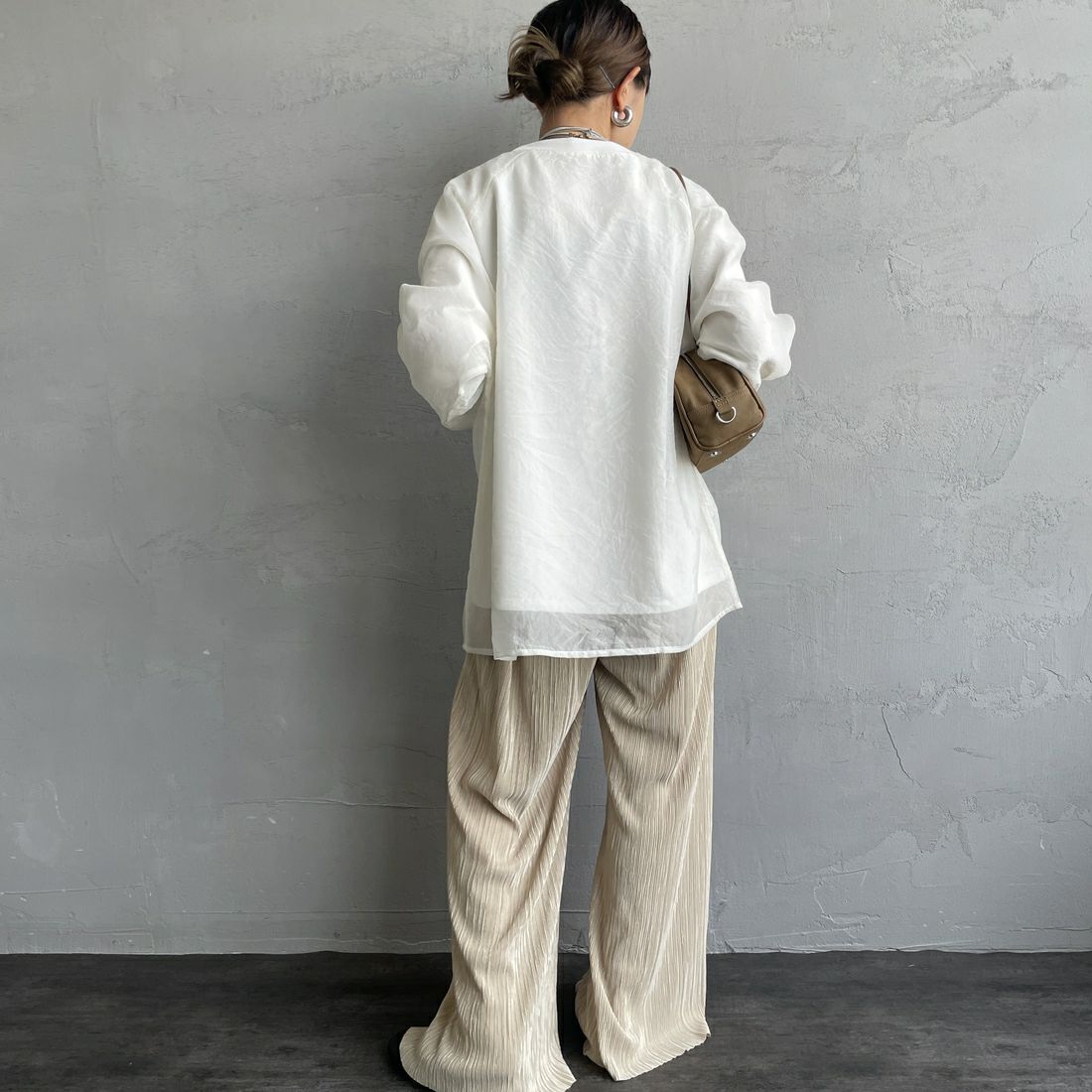 nenom [ネノム] ラグランシアーレイヤードTシャツ [NE25132014] 02 OFF &&モデル身長：150cm 着用サイズ：F&&