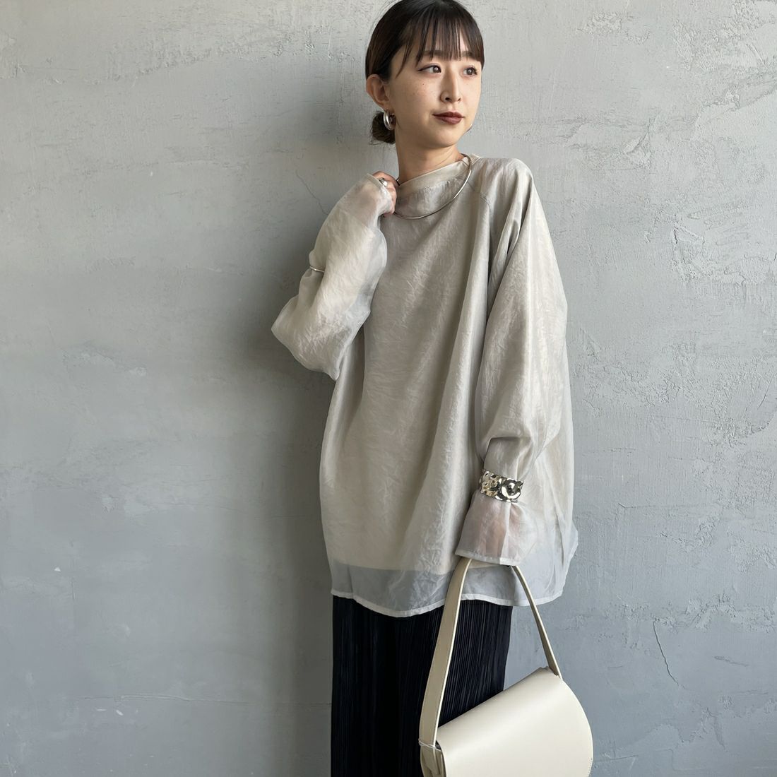nenom [ネノム] ラグランシアーレイヤードTシャツ [NE25132014] 22 BEIGE nenom [ネノム] ラグランシアーレイヤードTシャツ [NE25132014] 02 OFF nenom [ネノム] ラグランシアーレイヤードTシャツ [NE25132014] 07 GRAY &&モデル身長：150cm 着用サイズ：F&&