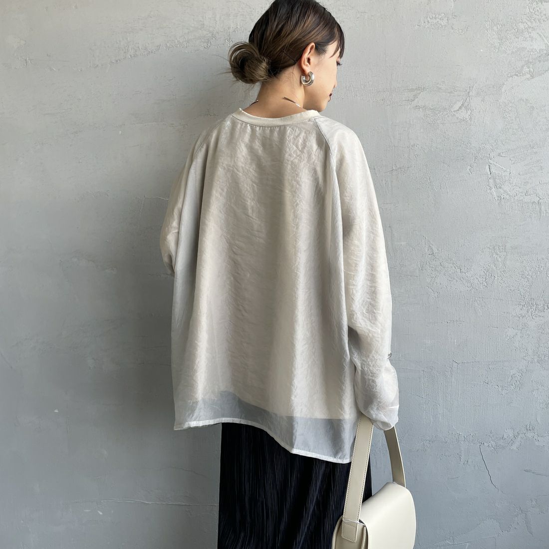 nenom [ネノム] ラグランシアーレイヤードTシャツ [NE25132014] 22 BEIGE nenom [ネノム] ラグランシアーレイヤードTシャツ [NE25132014] 02 OFF nenom [ネノム] ラグランシアーレイヤードTシャツ [NE25132014] 07 GRAY &&モデル身長：150cm 着用サイズ：F&&