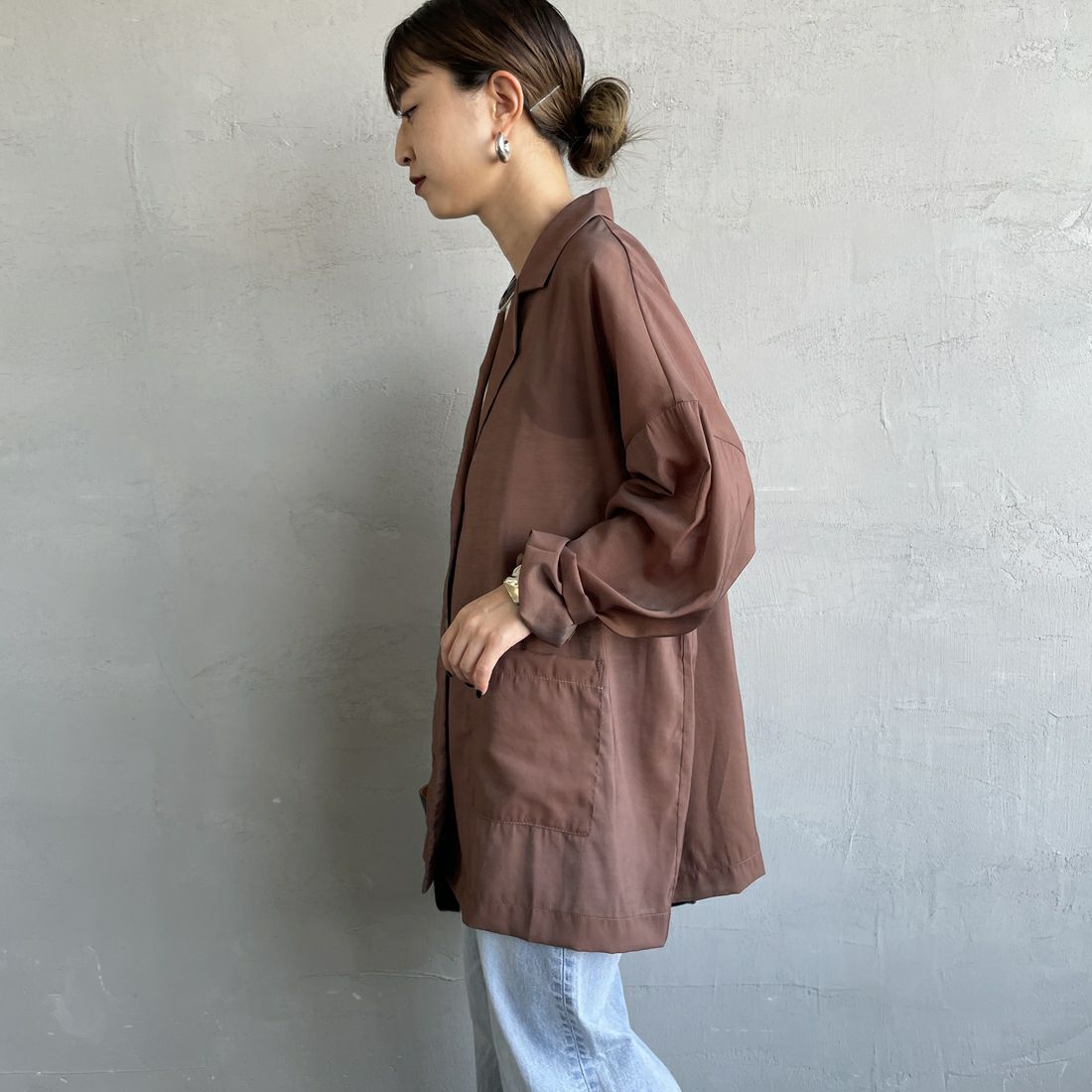 nenom [ネノム] シアーテーラードジャケット [NE25132082] 28 BROWN &&モデル身長：150cm 着用サイズ：F&&