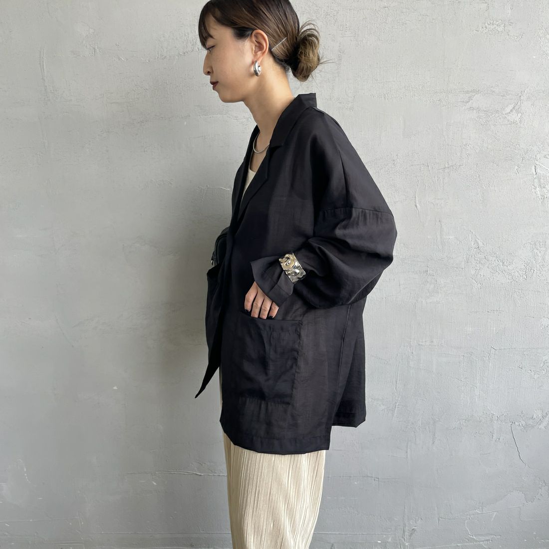 nenom [ネノム] シアーテーラードジャケット [NE25132082] 09 BLACK &&モデル身長：150cm 着用サイズ：F&&