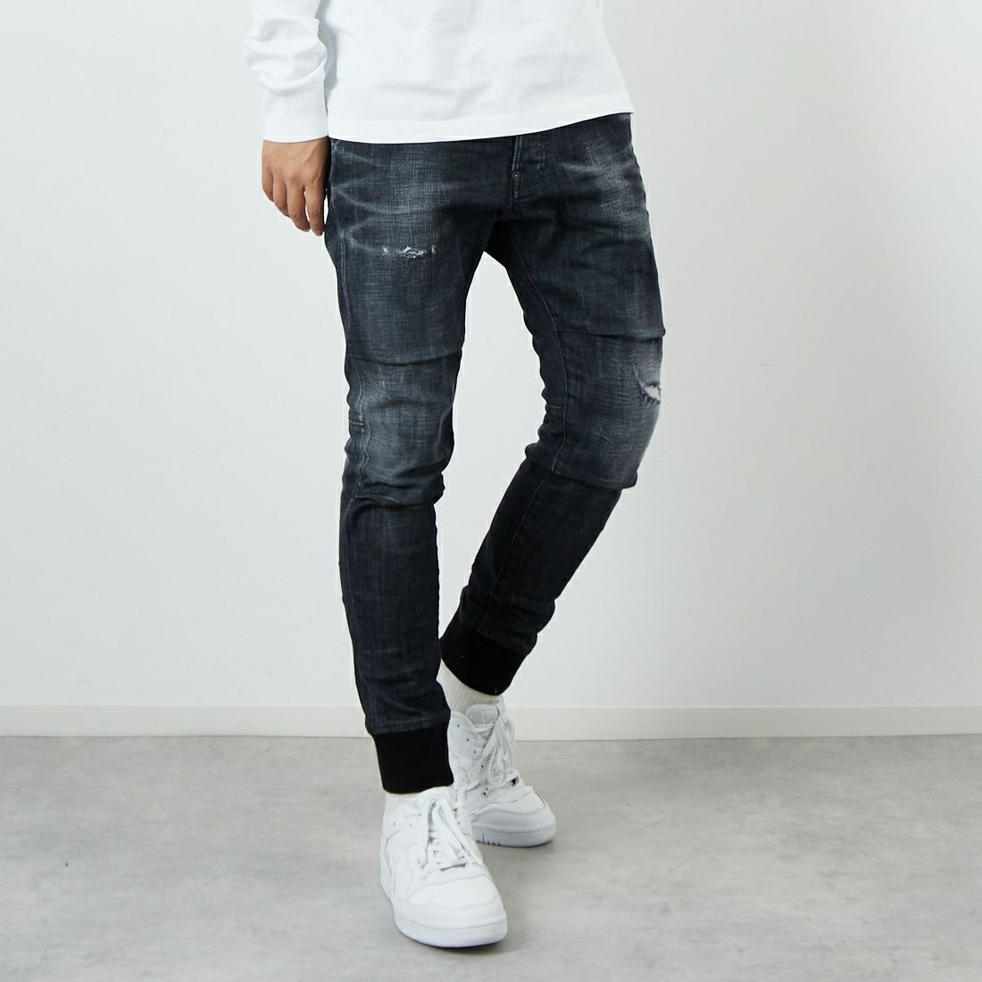 Dsquared2 [ディースクエアード] トラックデニムパンツ [74KB1080-30357] 900 BLACK &&モデル身長：179cm 着用サイズ：46&&