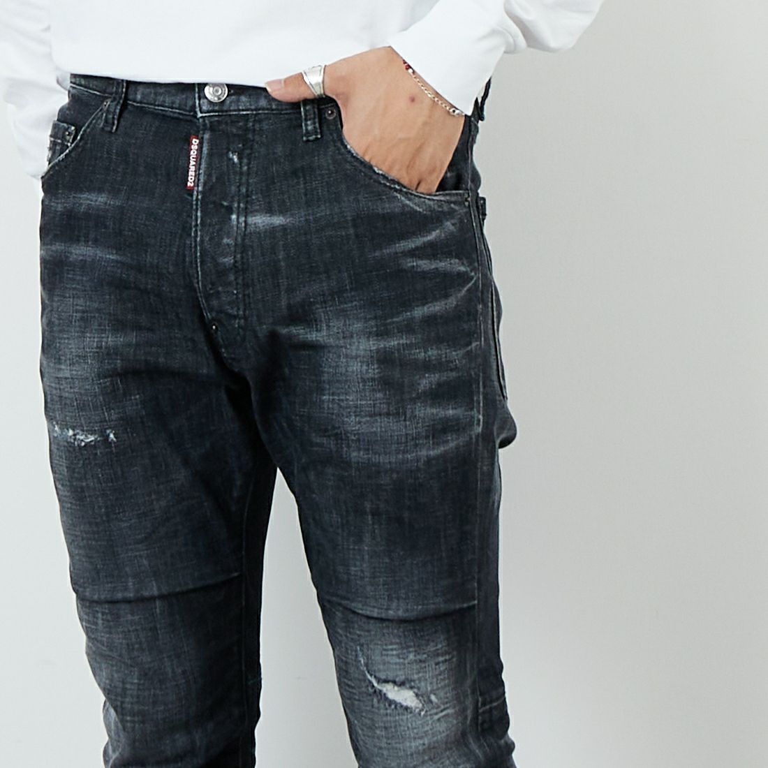 Dsquared2 [ディースクエアード] トラックデニムパンツ [74KB1080-30357] 900 BLACK &&モデル身長：179cm 着用サイズ：46&&