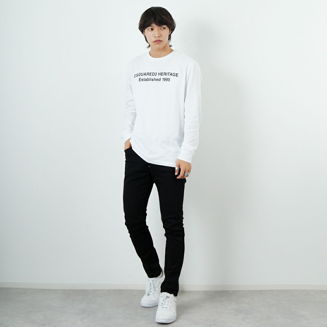 Dsquared2 [ディースクエアード] SKATERジーンズ [74LB1743-39781] 900 BLACK &&モデル身長：179cm 着用サイズ：46&&