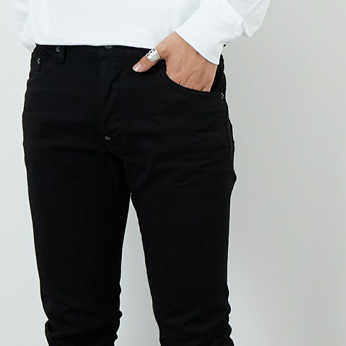 Dsquared2 [ディースクエアード] SKATERジーンズ [74LB1743-39781] 900 BLACK &&モデル身長：179cm 着用サイズ：46&&