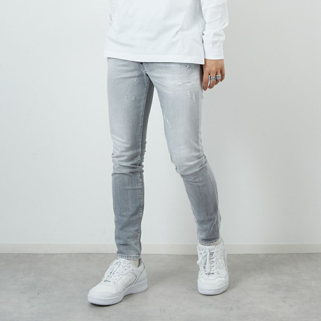 852 GRAY&&モデル身長：179cm 着用サイズ：46&&