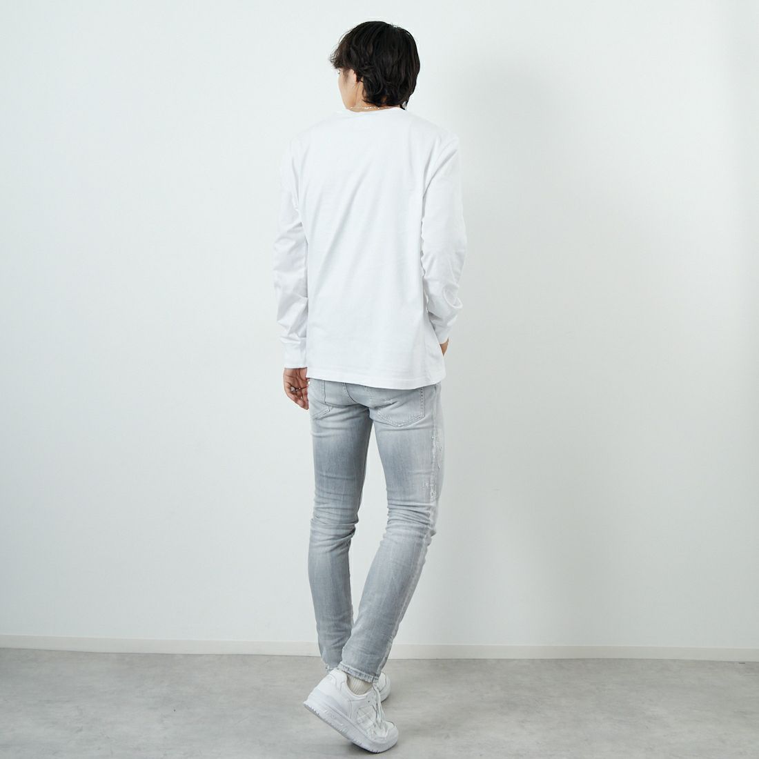 Dsquared2 [ディースクエアード] SKATERジーンズ [74LB1754-30260] 852 GRAY &&モデル身長：179cm 着用サイズ：46&&