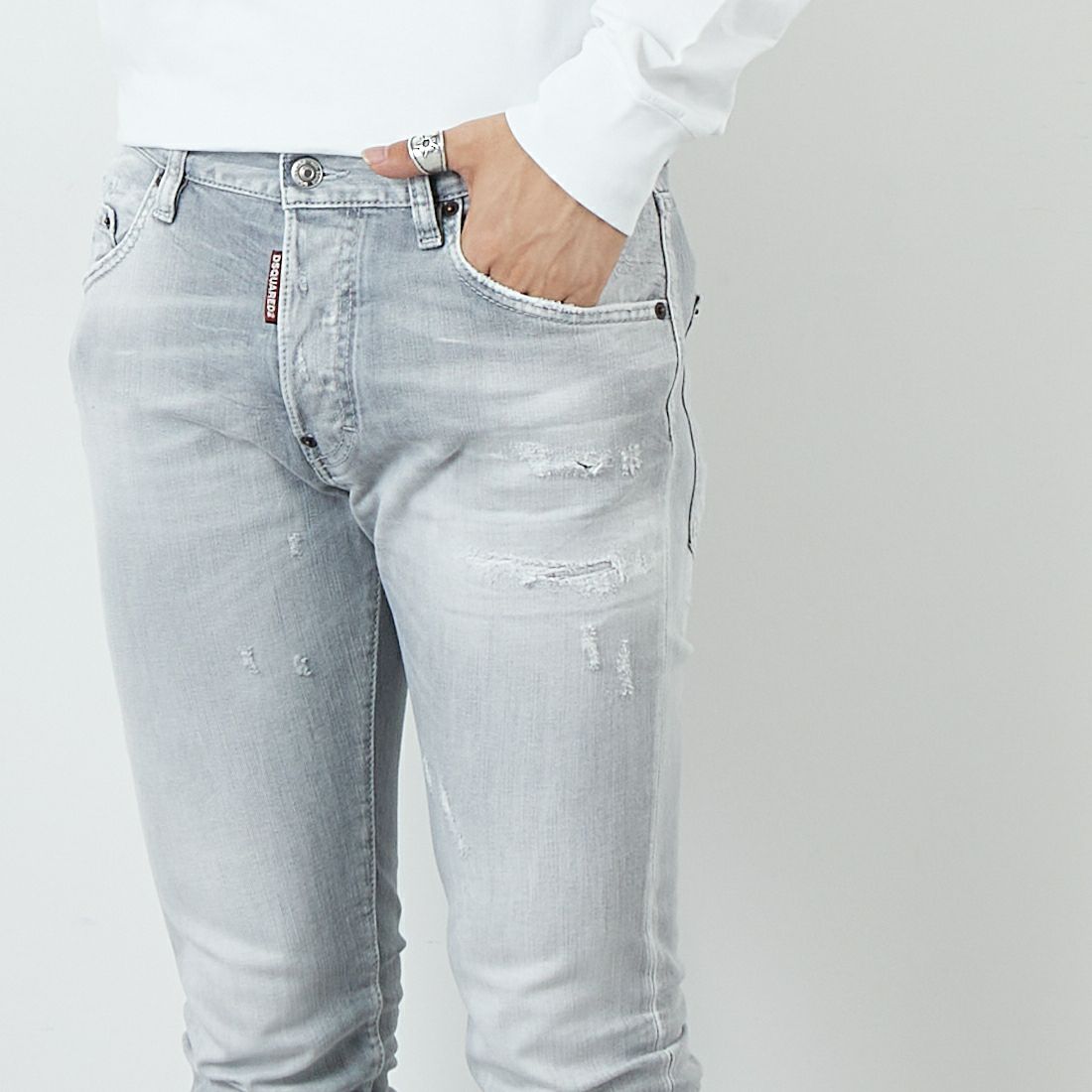 Dsquared2 [ディースクエアード] SKATERジーンズ [74LB1754-30260] 852 GRAY &&モデル身長：179cm 着用サイズ：46&&