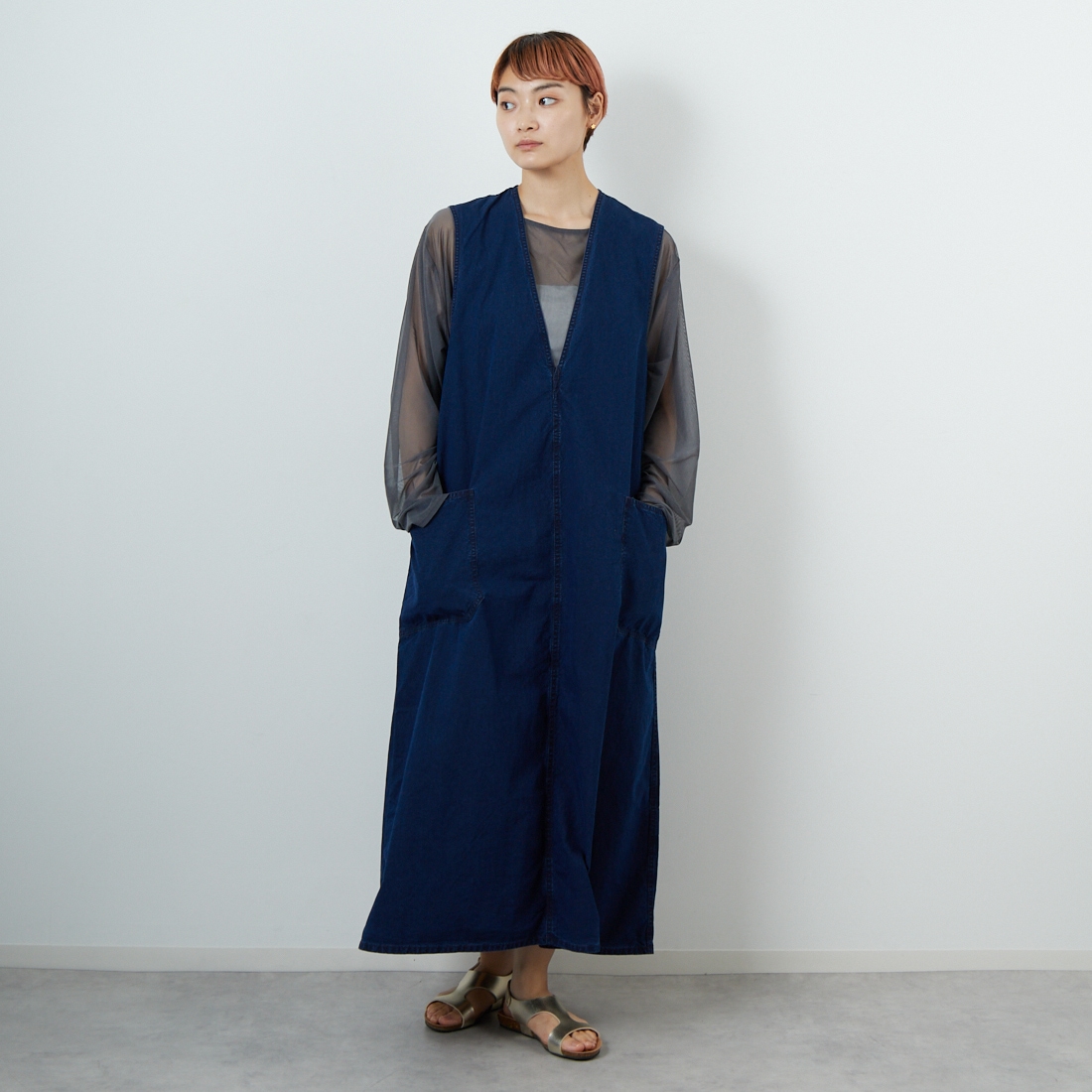 THE NORTH FACE PURPLE LABEL [ザ ノースフェイス パープルレーベル] コットンナイロンウェザー フィールドジャンパードレス [N25FF003] ID INDIGO &&モデル身長：160cm 着用サイズ：WS&&