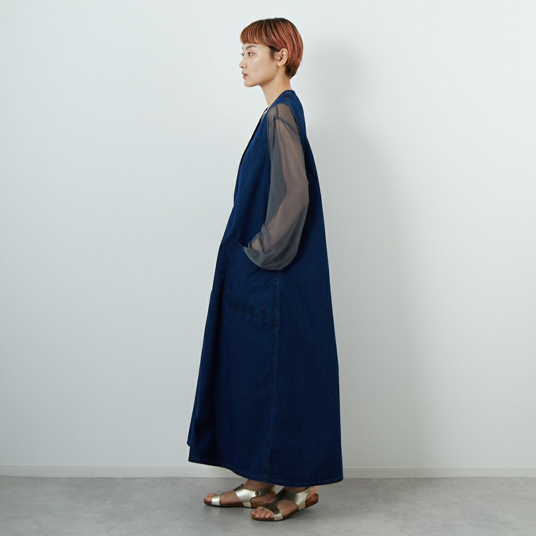 THE NORTH FACE PURPLE LABEL [ザ ノースフェイス パープルレーベル] コットンナイロンウェザー フィールドジャンパードレス [N25FF003] ID INDIGO &&モデル身長：160cm 着用サイズ：WS&&