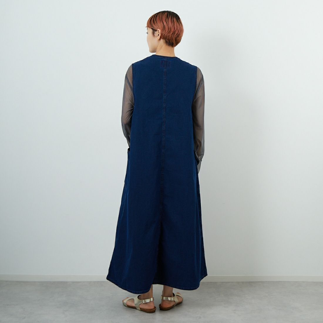 THE NORTH FACE PURPLE LABEL [ザ ノースフェイス パープルレーベル] コットンナイロンウェザー フィールドジャンパードレス [N25FF003] ID INDIGO &&モデル身長：160cm 着用サイズ：WS&&