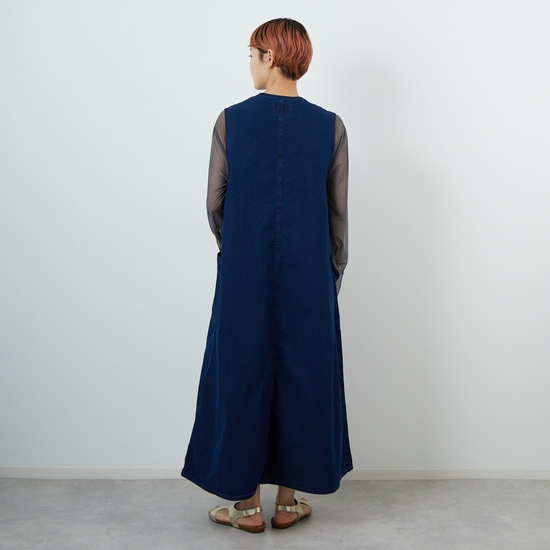 THE NORTH FACE PURPLE LABEL [ザ ノースフェイス パープルレーベル] コットンナイロンウェザー フィールドジャンパードレス [N25FF003] ID INDIGO &&モデル身長：160cm 着用サイズ：WS&&