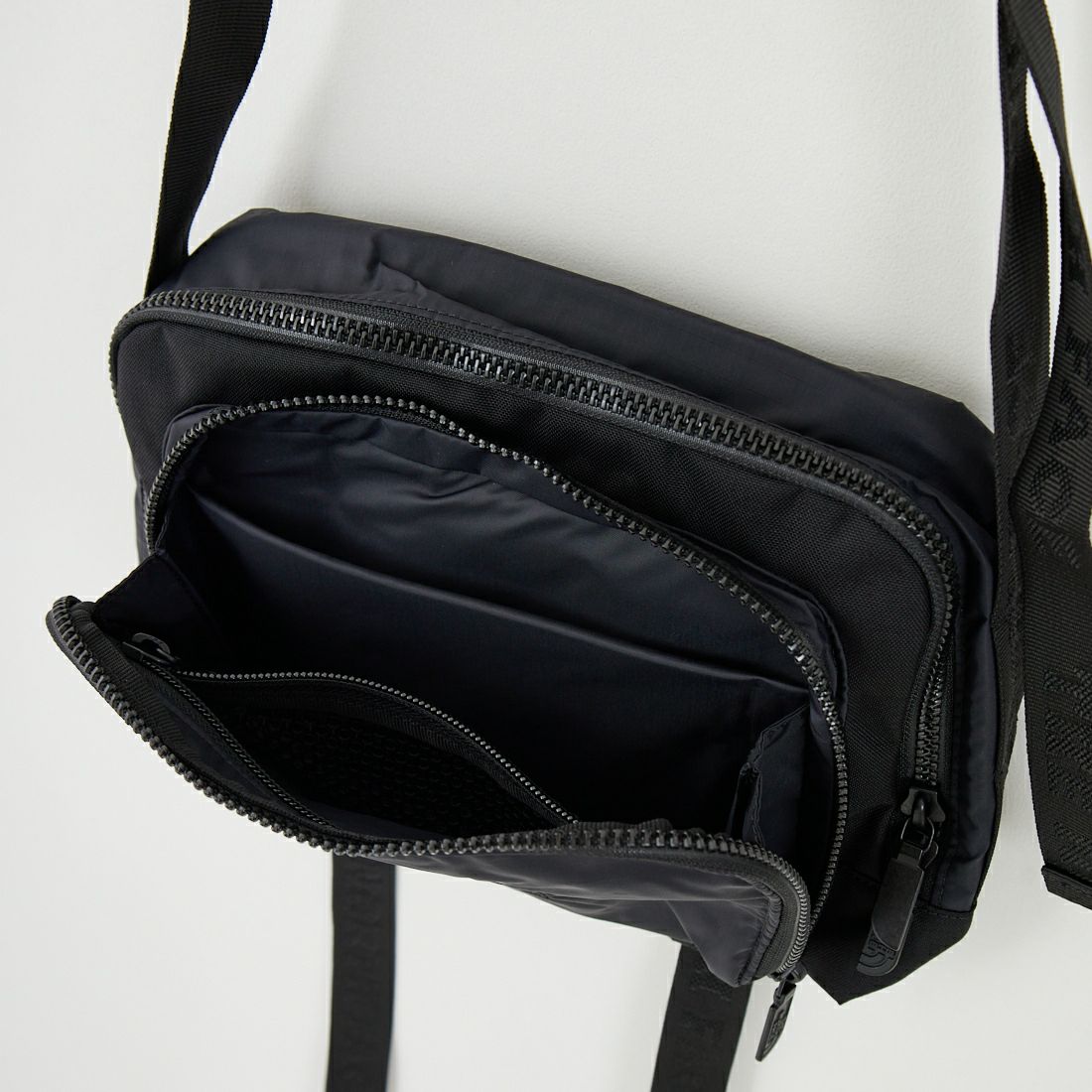 THE NORTH FACE PURPLE LABEL [ザ ノースフェイス パープルレーベル] コーデュラナイロンショルダーバッグ [N25FU080] K BLACK