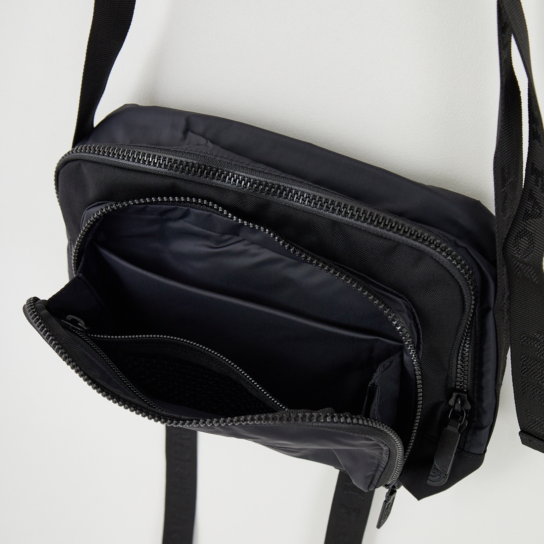 THE NORTH FACE PURPLE LABEL [ザ ノースフェイス パープルレーベル] コーデュラナイロンショルダーバッグ [N25FU080] K BLACK