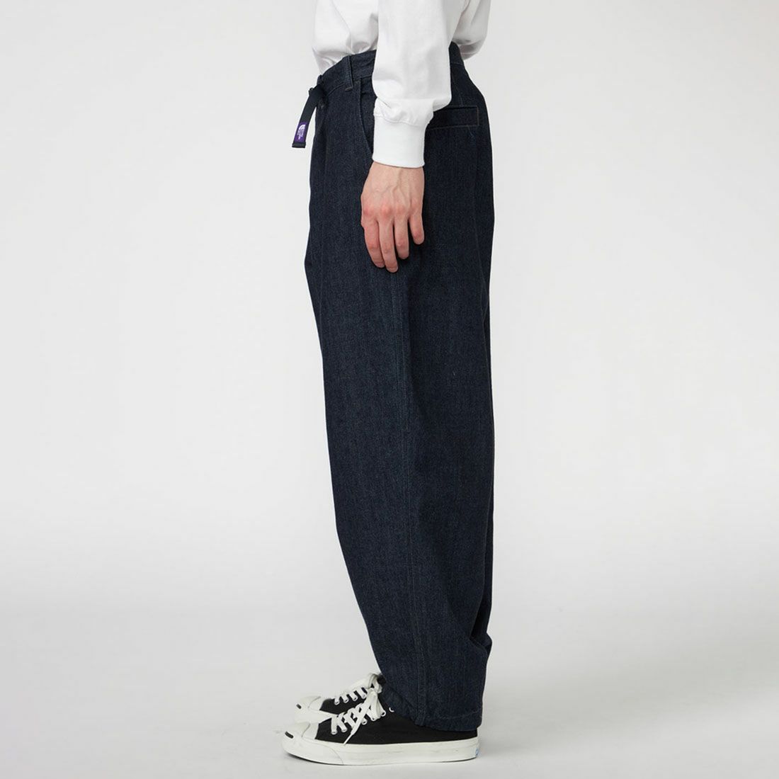 THE NORTH FACE PURPLE LABEL [ザ ノースフェイス パープルレーベル] デニムワイドテーパード フィールドパンツ [N25FC068] ID INDIGO &&モデル身長：179cm 着用サイズ：32&&