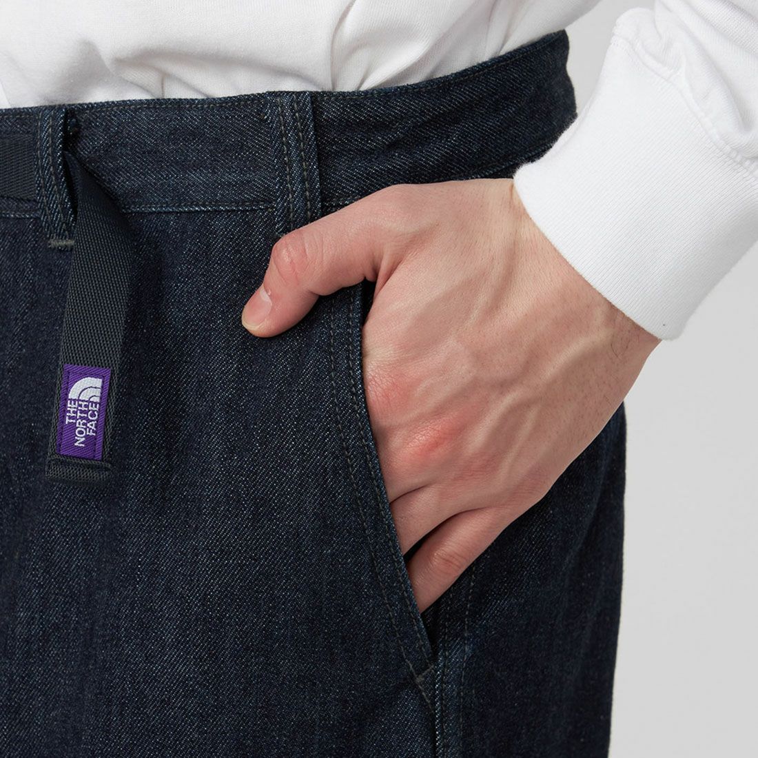 THE NORTH FACE PURPLE LABEL [ザ ノースフェイス パープルレーベル] デニムワイドテーパード フィールドパンツ [N25FC068] ID INDIGO &&モデル身長：179cm 着用サイズ：32&&
