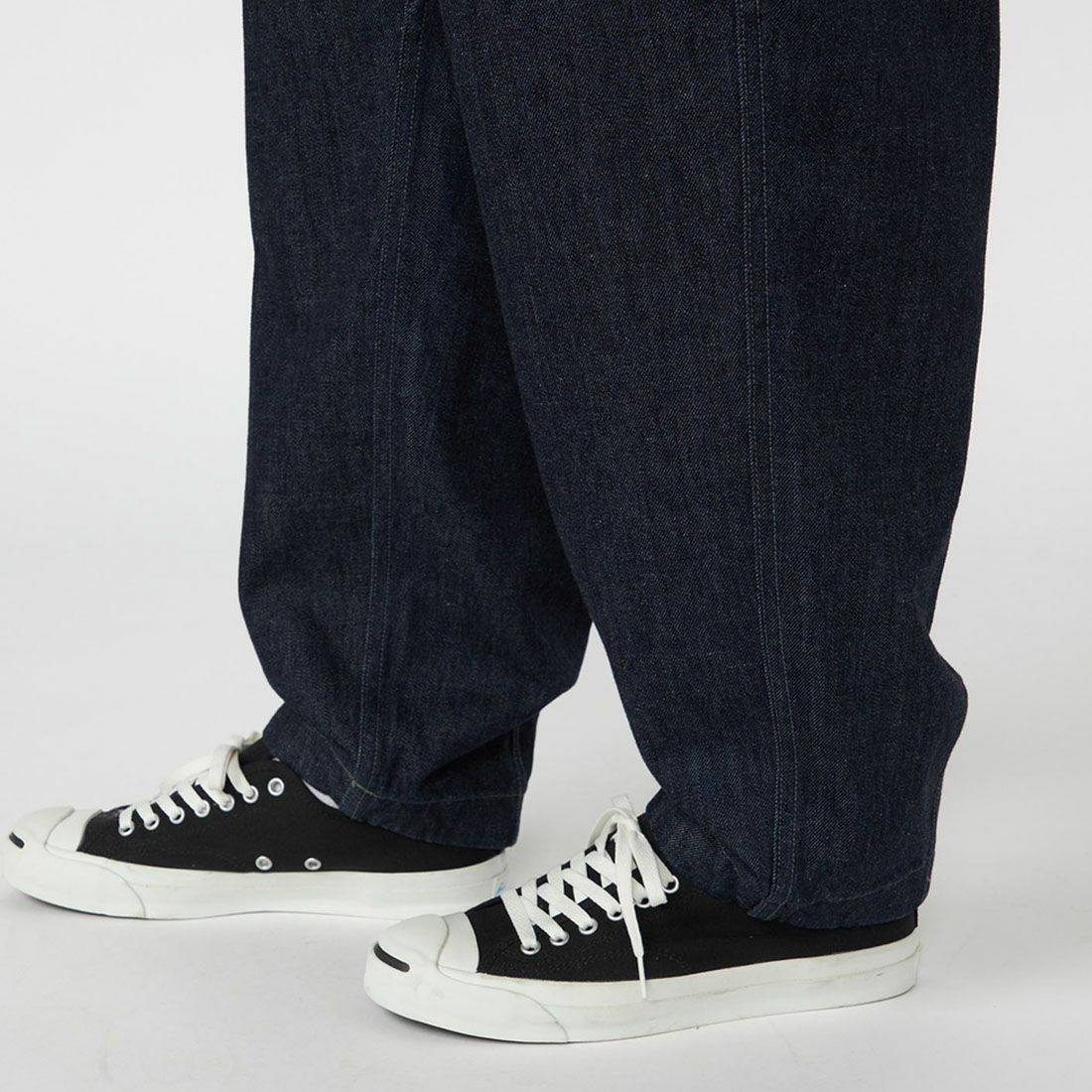 THE NORTH FACE PURPLE LABEL [ザ ノースフェイス パープルレーベル] デニムワイドテーパード フィールドパンツ [N25FC068] ID INDIGO &&モデル身長：179cm 着用サイズ：32&&