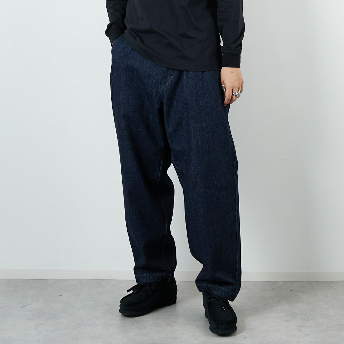 THE NORTH FACE PURPLE LABEL [ザ ノースフェイス パープルレーベル] デニムワイドテーパード フィールドパンツ [N25FC068] ID INDIGO &&モデル身長：179cm 着用サイズ：32&&