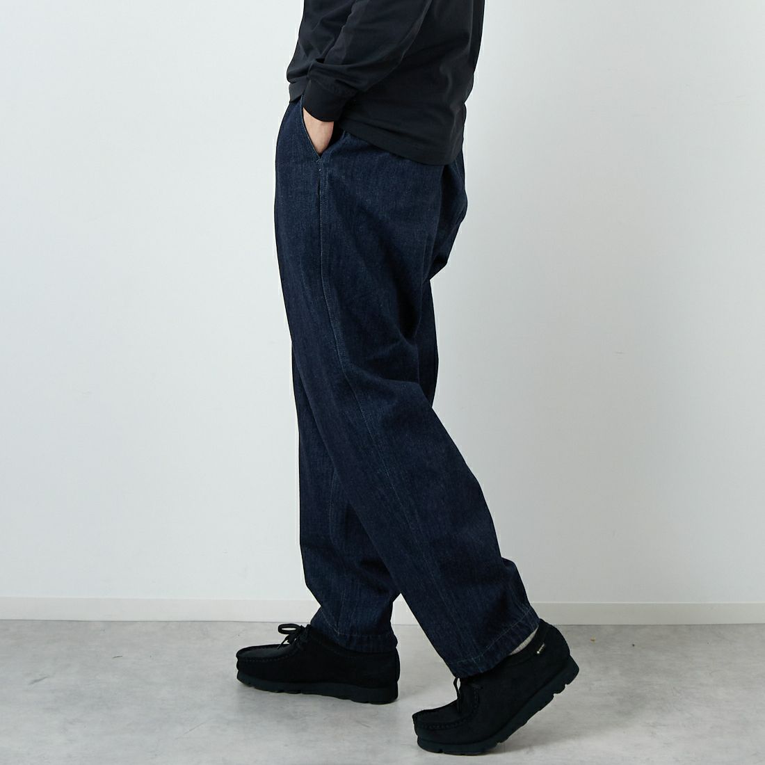 THE NORTH FACE PURPLE LABEL [ザ ノースフェイス パープルレーベル] デニムワイドテーパード フィールドパンツ [N25FC068] ID INDIGO &&モデル身長：179cm 着用サイズ：32&&