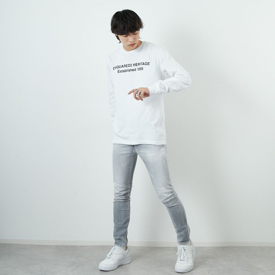Dsquared2 [ディースクエアード] レギュラーフィットロングスリーブTシャツ [74GD1480-20020] 100 WHITE &&モデル身長：179cm 着用サイズ：M&&