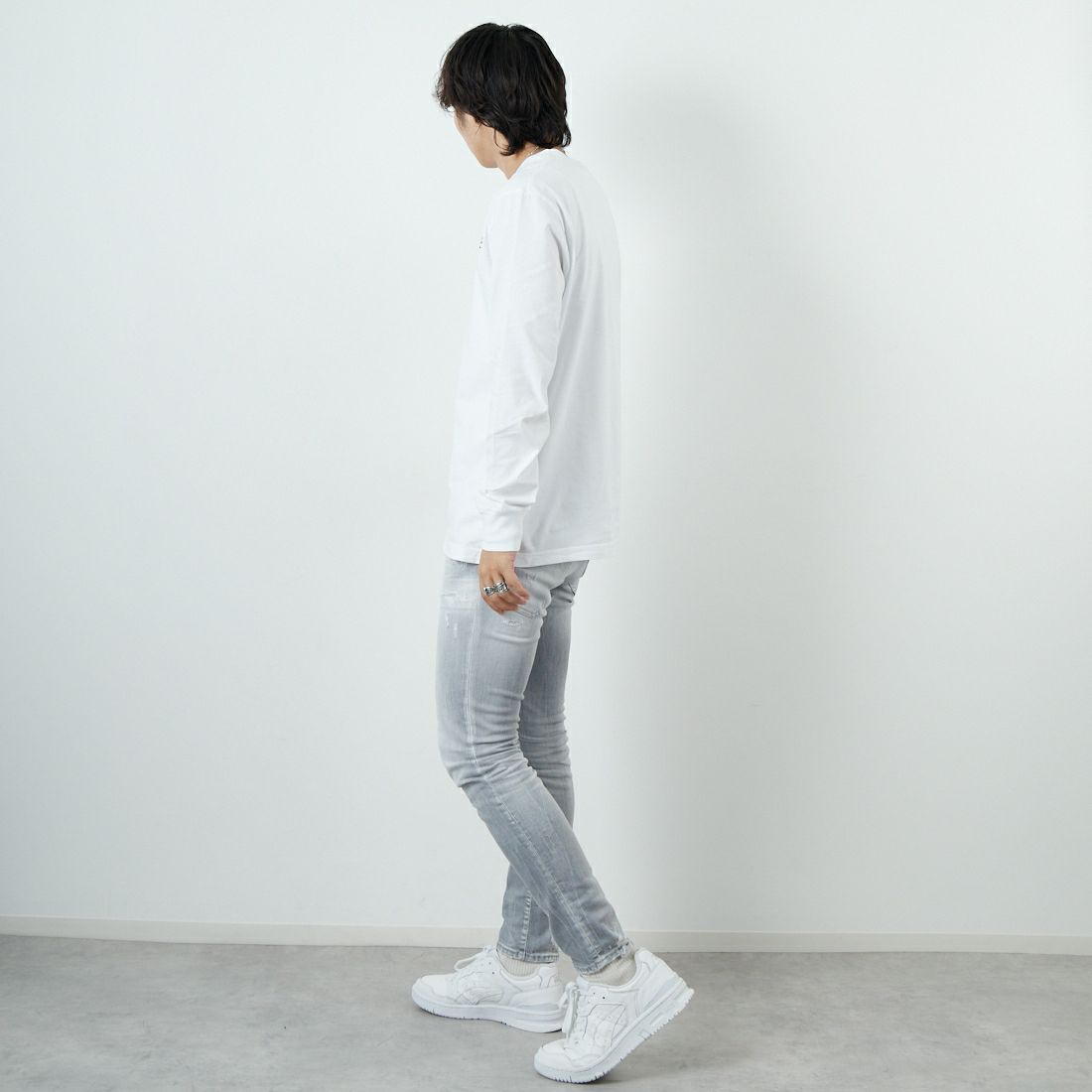 Dsquared2 [ディースクエアード] レギュラーフィットロングスリーブTシャツ [74GD1480-20020] 100 WHITE &&モデル身長：179cm 着用サイズ：M&&