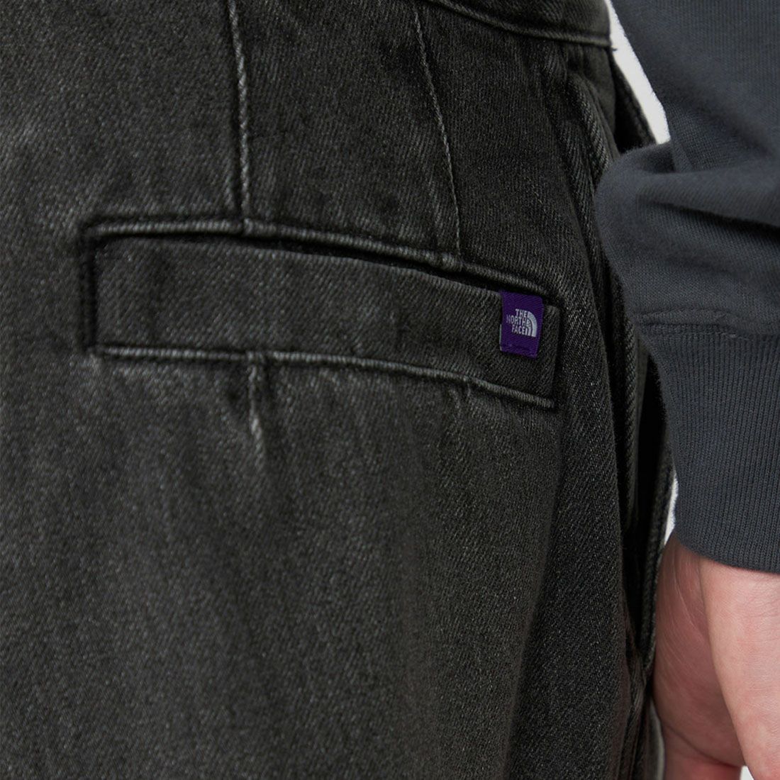 THE NORTH FACE PURPLE LABEL [ザ ノースフェイス パープルレーベル] デニムワイドテーパード フィールドパンツ [N25FC069] &&モデル身長：179cm 着用サイズ：32&&