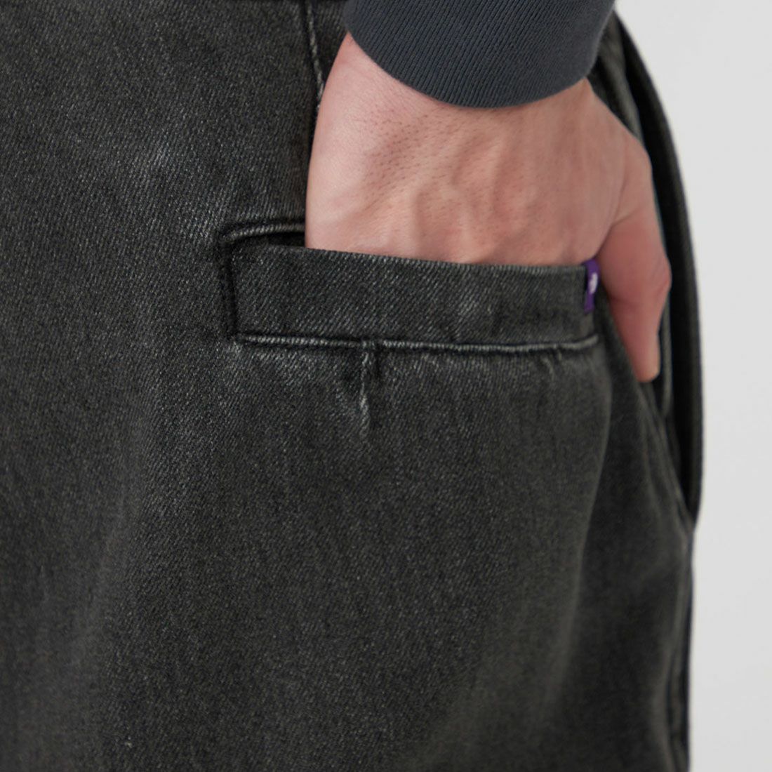 THE NORTH FACE PURPLE LABEL [ザ ノースフェイス パープルレーベル] デニムワイドテーパード フィールドパンツ [N25FC069] &&モデル身長：179cm 着用サイズ：32&&