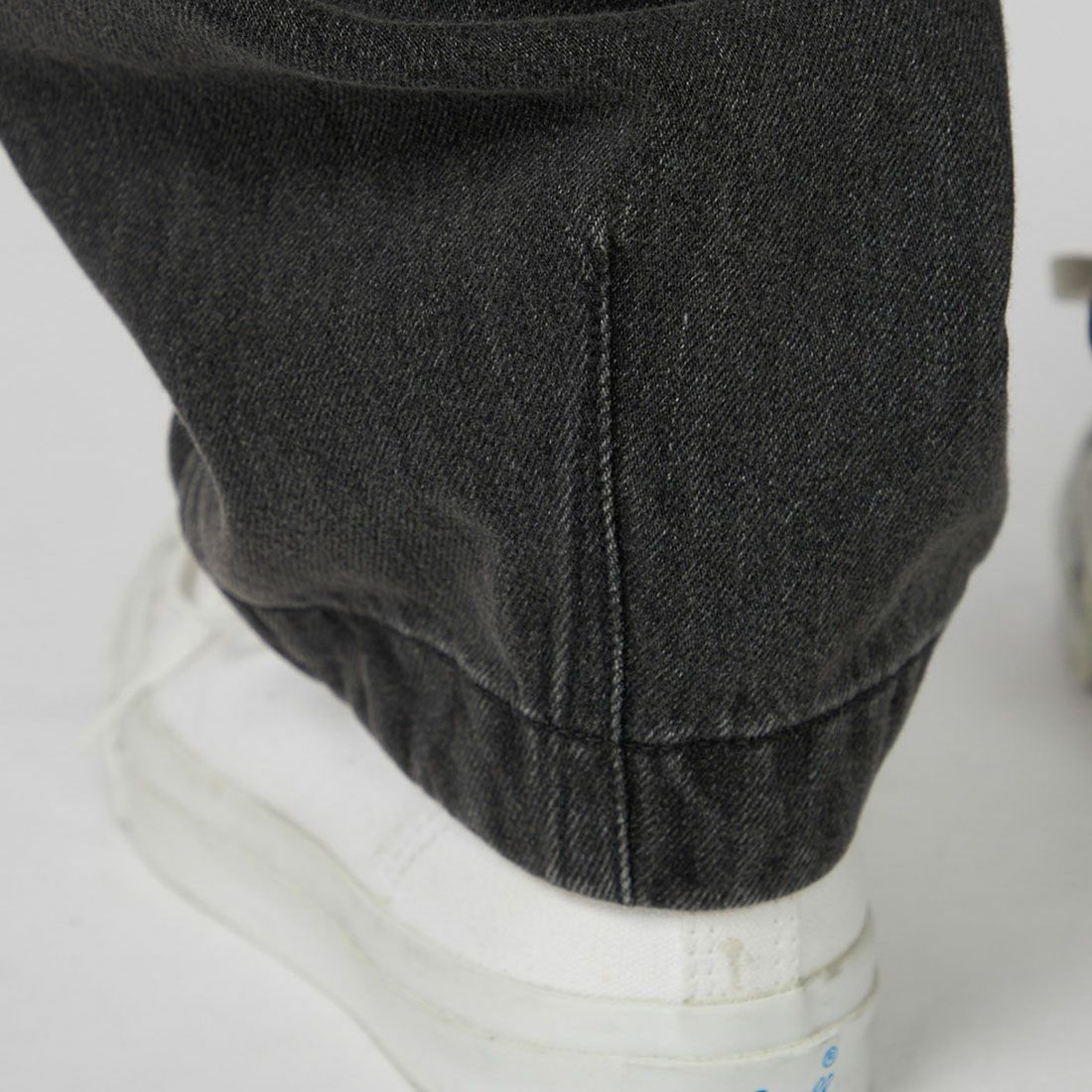 THE NORTH FACE PURPLE LABEL [ザ ノースフェイス パープルレーベル] デニムワイドテーパード フィールドパンツ [N25FC069] &&モデル身長：179cm 着用サイズ：32&&