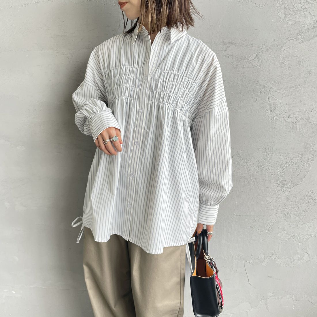 Jf Ready Made [ジェイエフレディメイド] シャーリングデザインシャツ [3104303] 047 ｵﾌ/ｸﾞﾚ &&モデル身長：158cm 着用サイズ：F&&