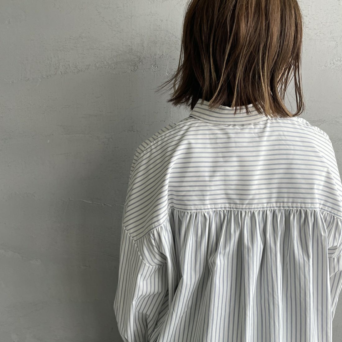 Jf Ready Made [ジェイエフレディメイド] シャーリングデザインシャツ [3104303] 047 ｵﾌ/ｸﾞﾚ &&モデル身長：158cm 着用サイズ：F&&