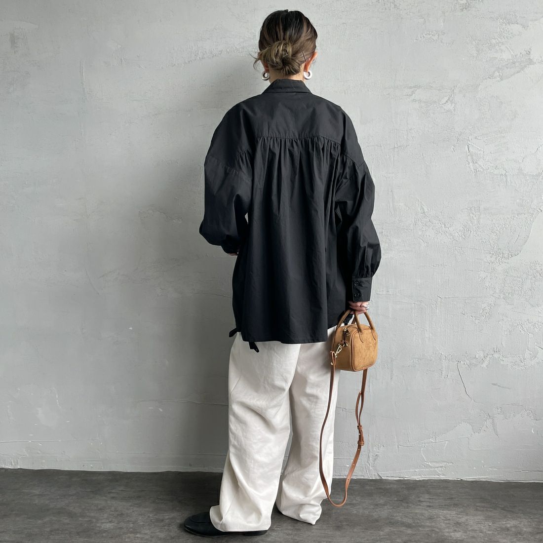 Jf Ready Made [ジェイエフレディメイド] シャーリングデザインシャツ [3104303] 801 ﾌﾞﾗｯｸ &&モデル身長：150cm 着用サイズ：F&&