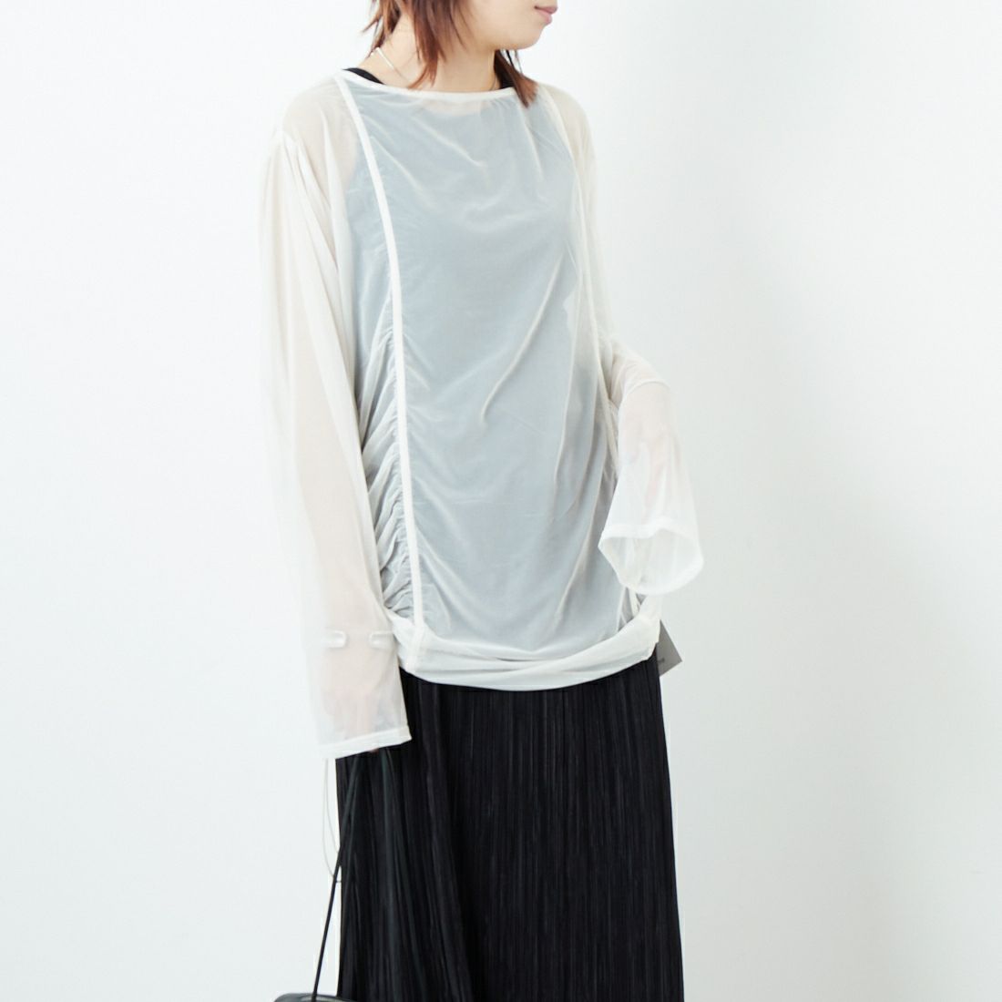 &g'aime [アンジェム] サイドギャザーシアーチュニック [98810-67100] ｴｸﾘｭ &&モデル身長：167cm 着用サイズ：F&&