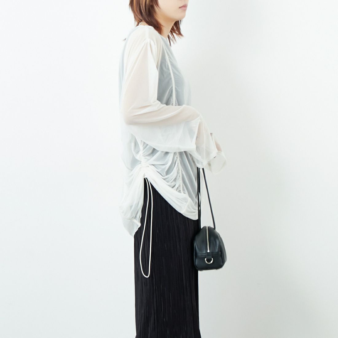 &g'aime [アンジェム] サイドギャザーシアーチュニック [98810-67100] ｴｸﾘｭ &&モデル身長：167cm 着用サイズ：F&&