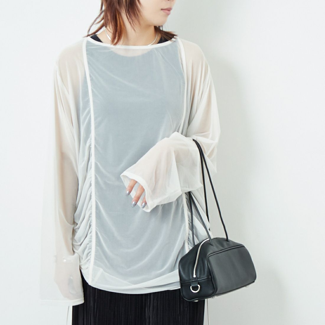 &g'aime [アンジェム] サイドギャザーシアーチュニック [98810-67100] ｴｸﾘｭ &&モデル身長：167cm 着用サイズ：F&&