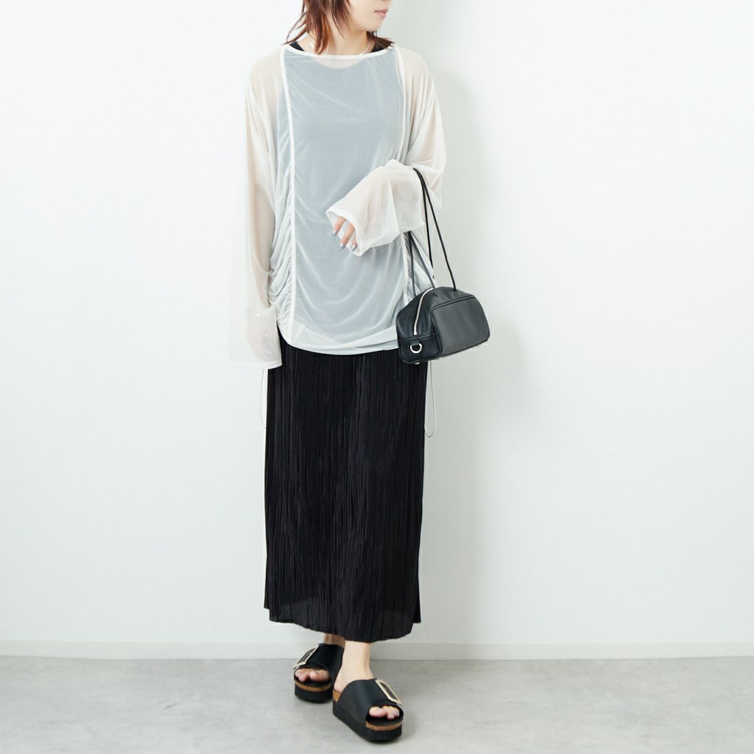 &g'aime [アンジェム] サイドギャザーシアーチュニック [98810-67100] ｴｸﾘｭ &&モデル身長：167cm 着用サイズ：F&&