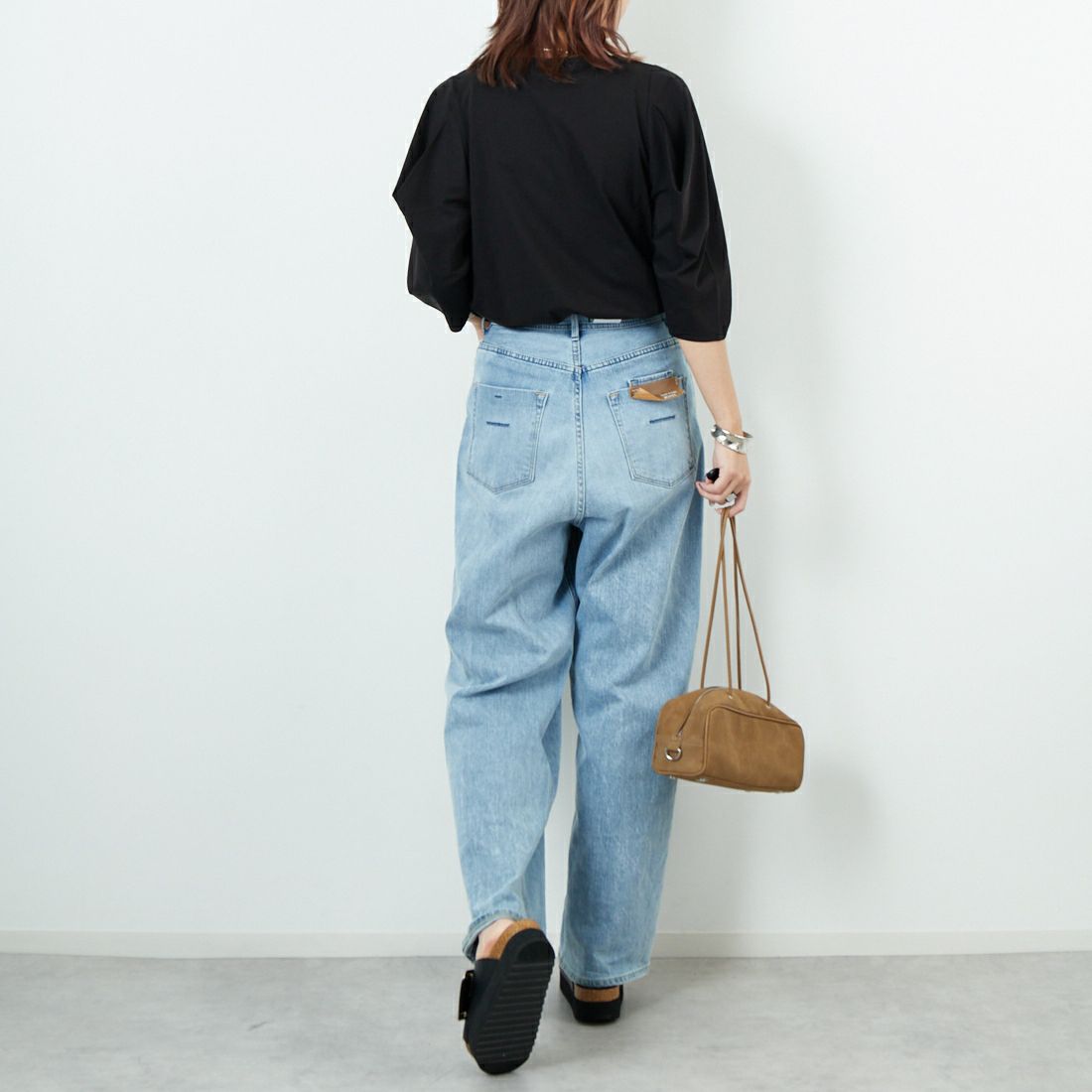 Jf Ready Made [ジェイエフレディメイド] 袖タックデザインプルオーバー [3104106] 801 ﾌﾞﾗｯｸ &&モデル身長：167cm 着用サイズ：F&&