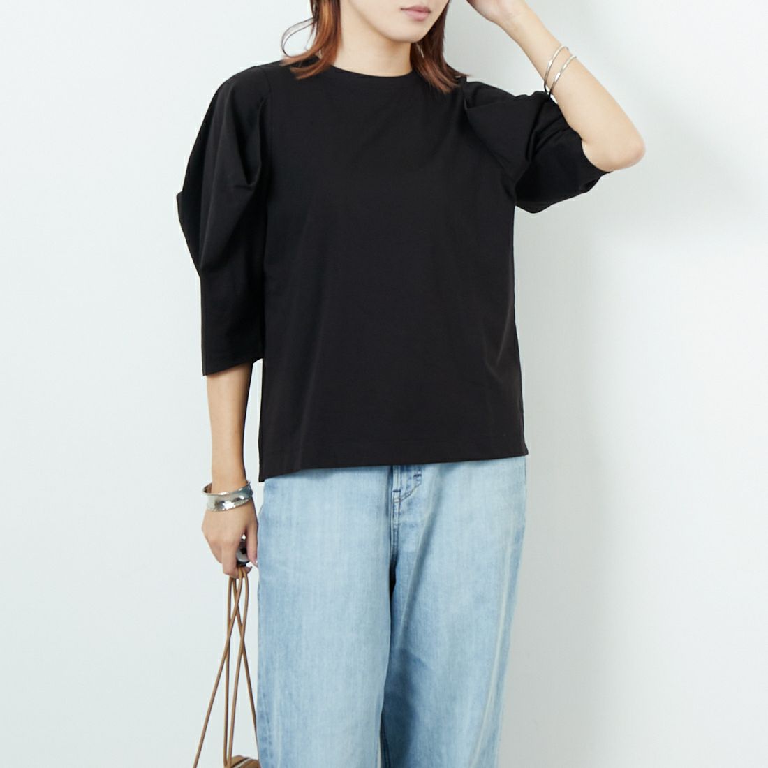 Jf Ready Made [ジェイエフレディメイド] 袖タックデザインプルオーバー [3104106] 801 ﾌﾞﾗｯｸ &&モデル身長：167cm 着用サイズ：F&&