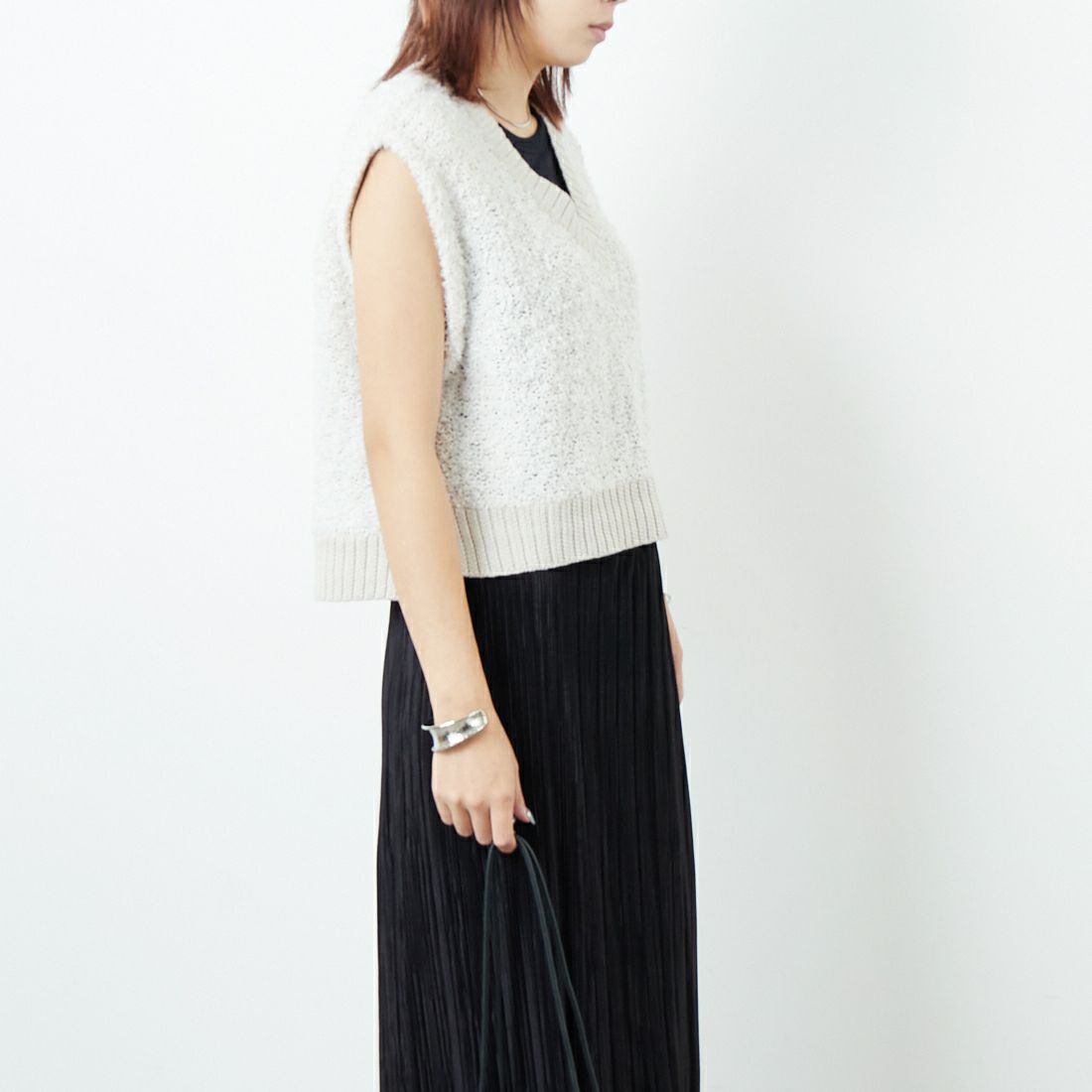 &g'aime [アンジェム] バタフライヤーンベスト [98610-67000] ｴｸﾘｭ &&モデル身長：167cm 着用サイズ：F&&