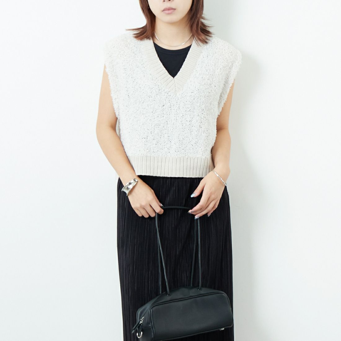 &g'aime [アンジェム] バタフライヤーンベスト [98610-67000] ｴｸﾘｭ &&モデル身長：167cm 着用サイズ：F&&