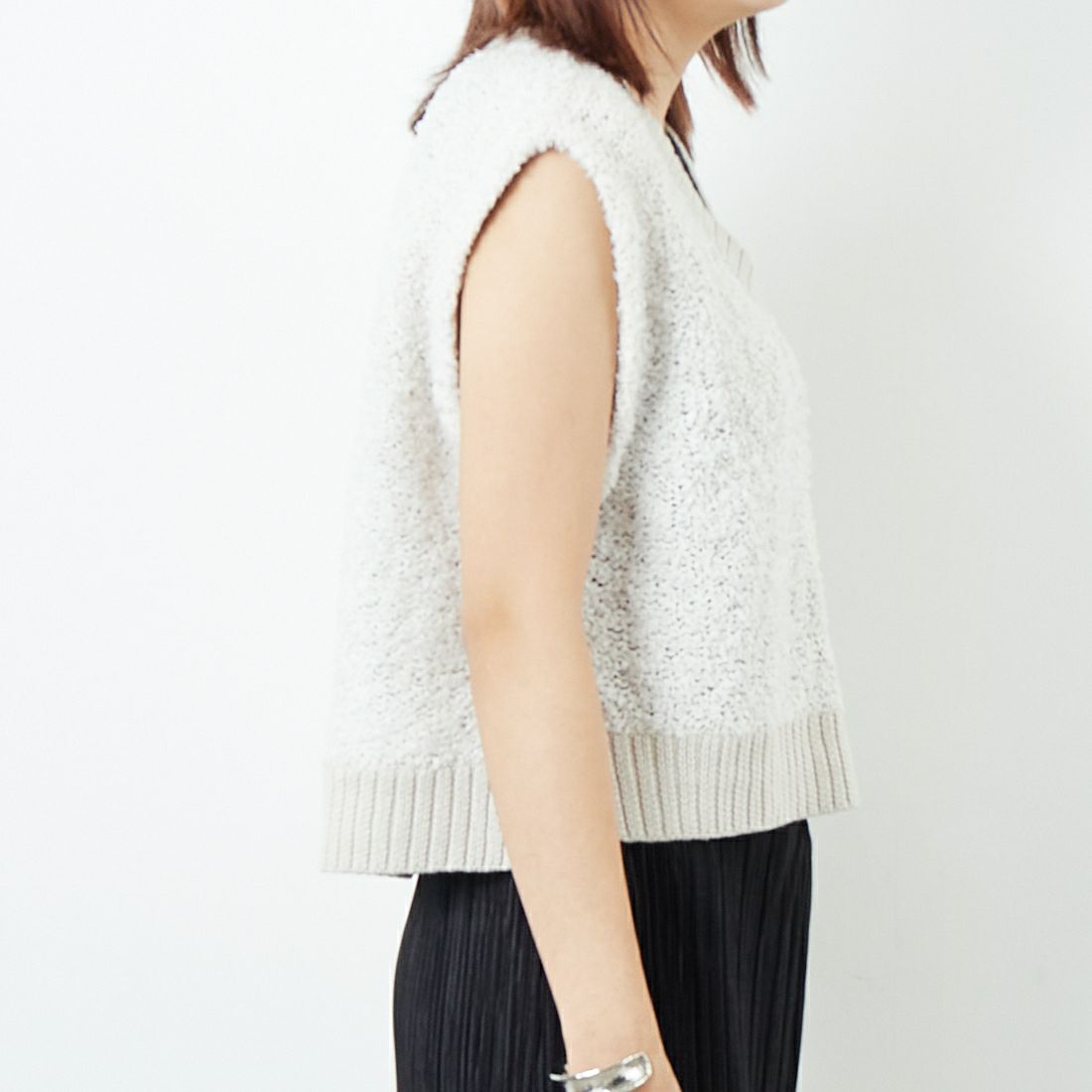 &g'aime [アンジェム] バタフライヤーンベスト [98610-67000] ｴｸﾘｭ &&モデル身長：167cm 着用サイズ：F&&