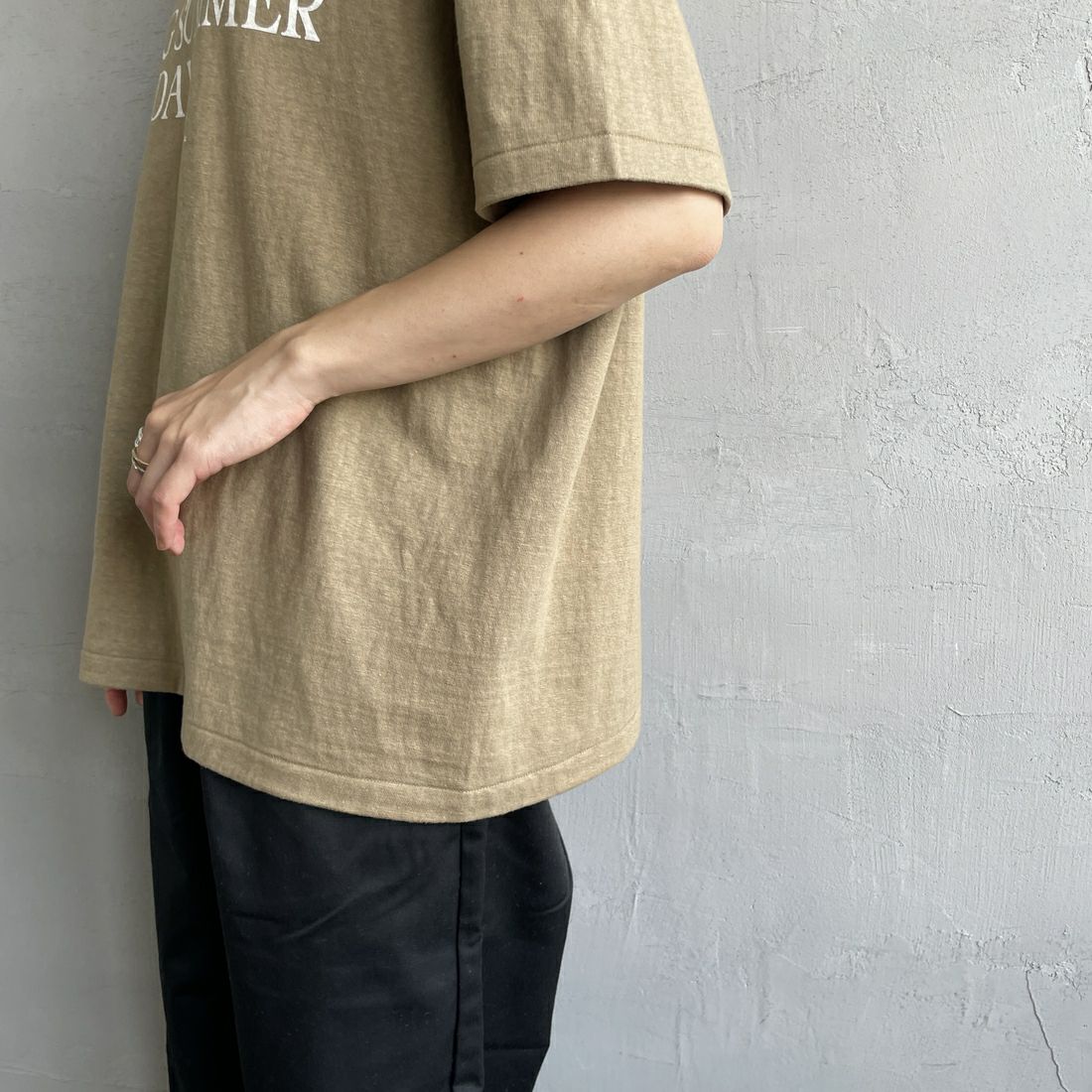Americana [アメリカーナ] ラフィー丸胴 プリントTシャツ [BRF-750A-5] ﾍﾞｰｼﾞｭ &&モデル身長：158cm 着用サイズ：ONE SIZE&&