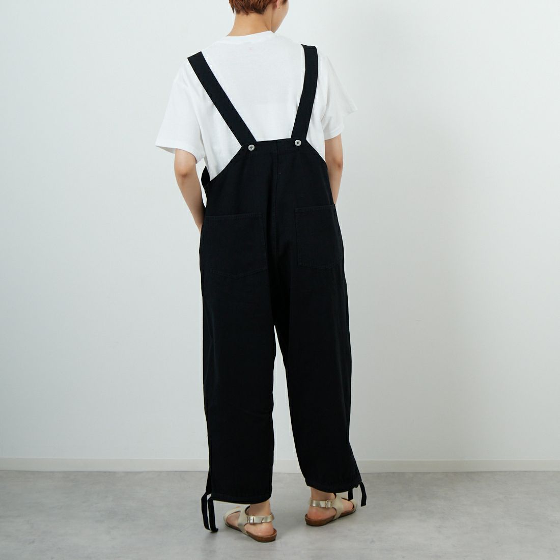 Johnbull [ジョンブル] ライトオックスルーズサロペット [JL253P02] 030 ﾌﾞﾗｯｸ &&モデル身長：160cm 着用サイズ：M&&