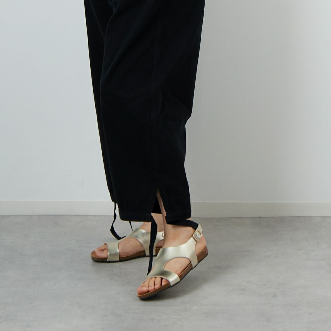 Johnbull [ジョンブル] ライトオックスルーズサロペット [JL253P02] 030 ﾌﾞﾗｯｸ &&モデル身長：160cm 着用サイズ：M&&